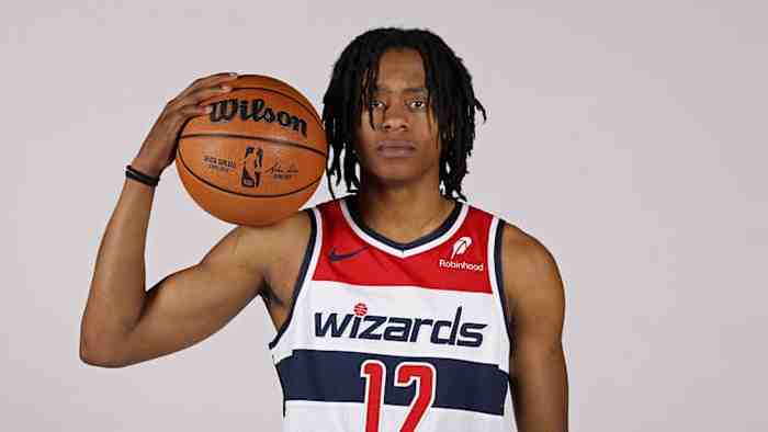 新秀年865万美元年薪,他却连项链都不买!NBA最清醒的年轻人